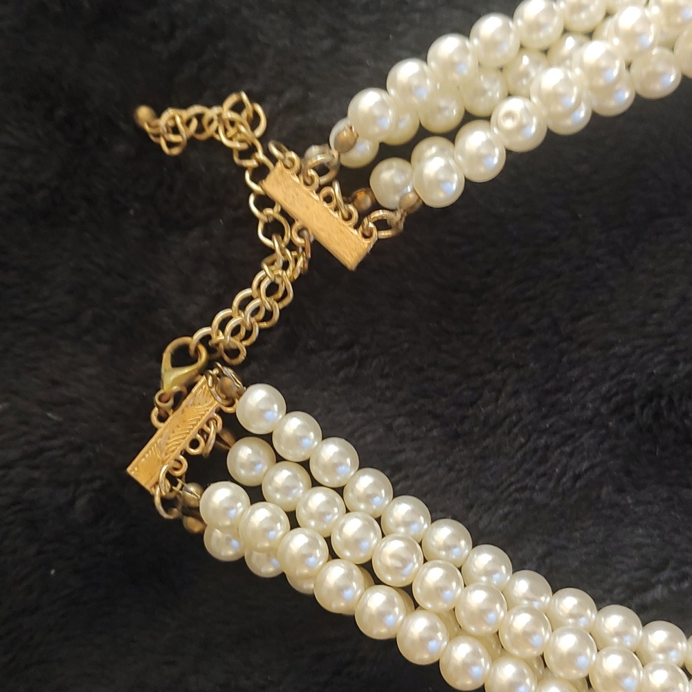 Pearl Faux Necklace - Picture 5 of 5